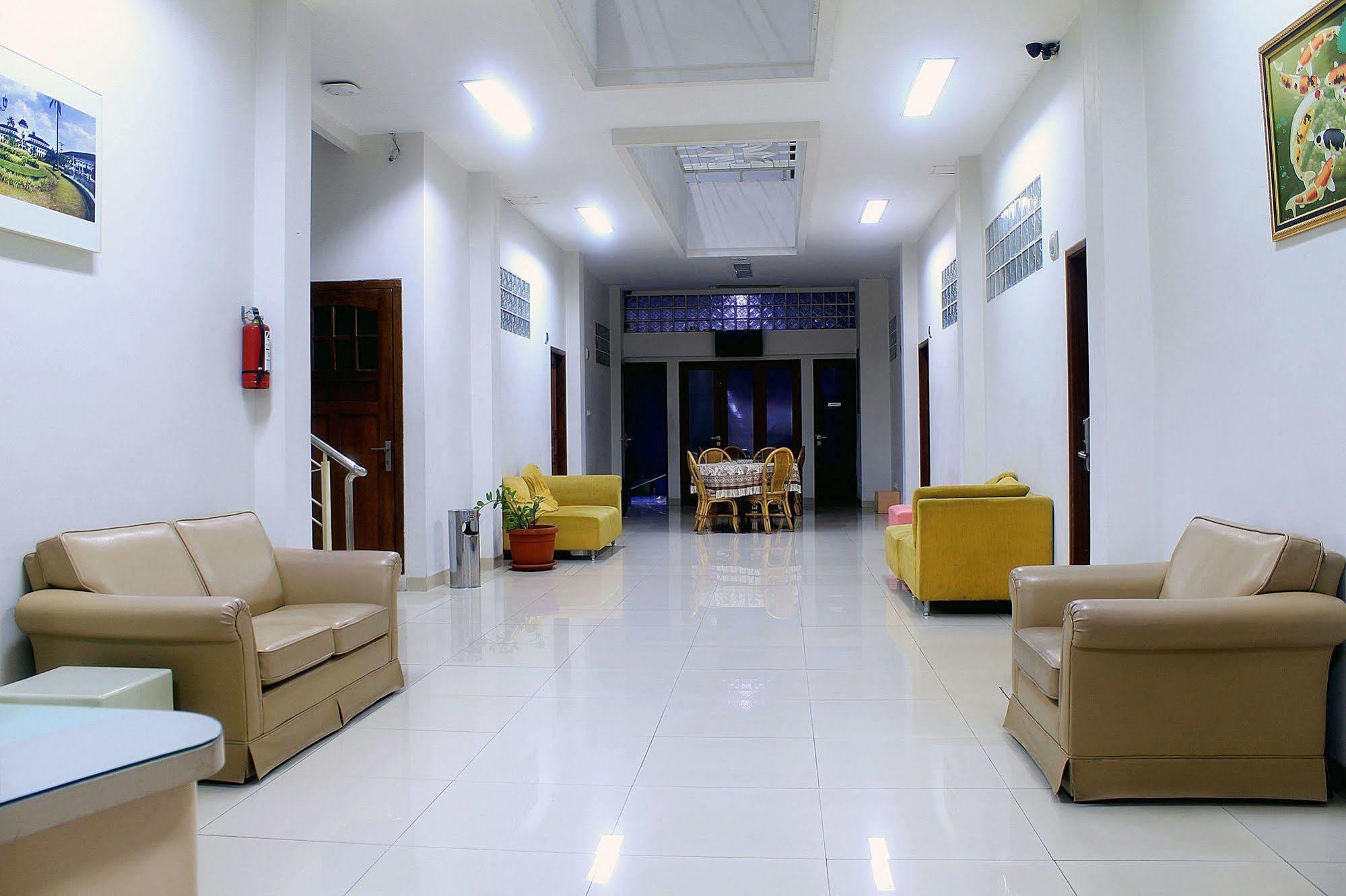 Hotel Zen Lengkong Besar Bandung